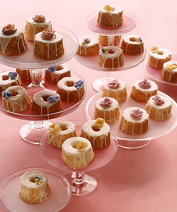 Mini Angel Food Bundt Cakes